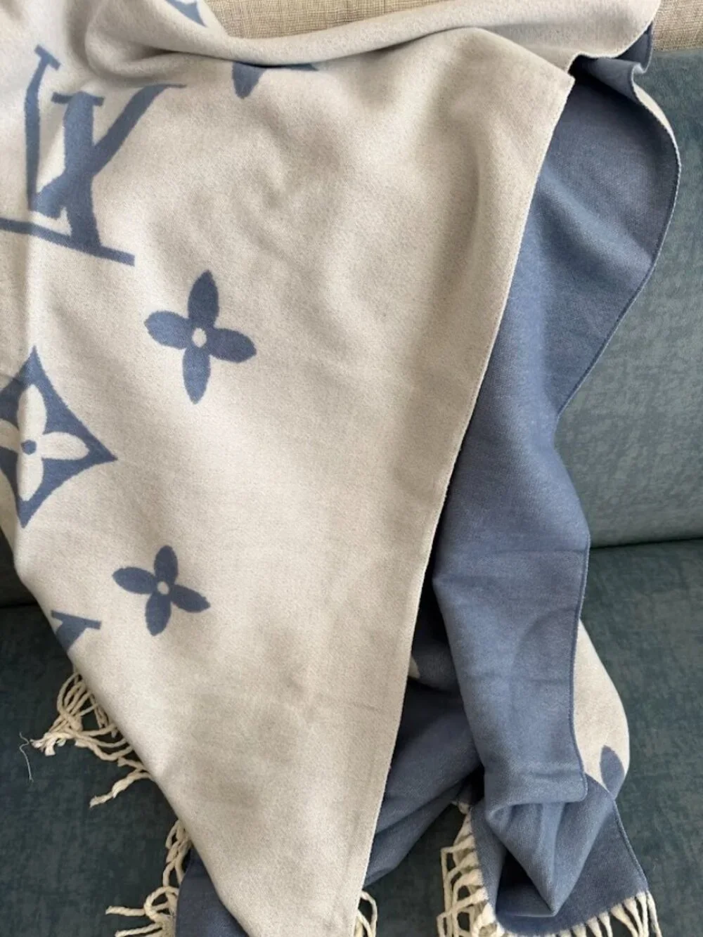 Luxury Blue Ivory 100% Cashmere Oversized Monogram Scarf Wrap Fringe 70 x 25